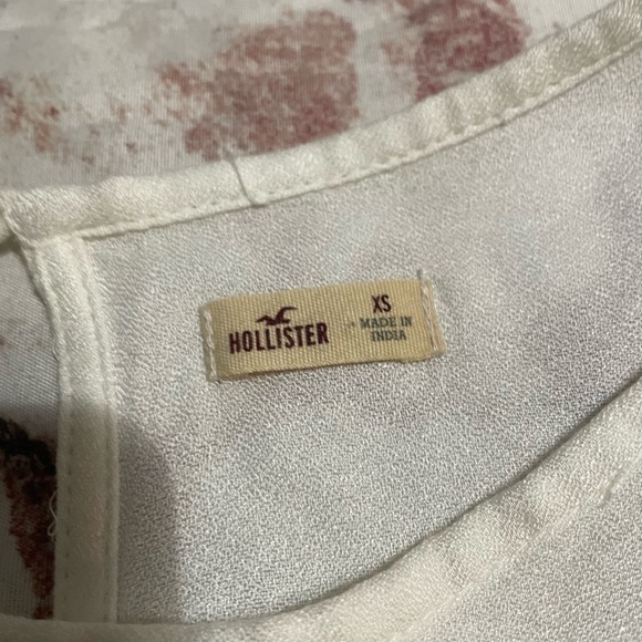 Summer flowy tank top from holister - Picture 2 of 3